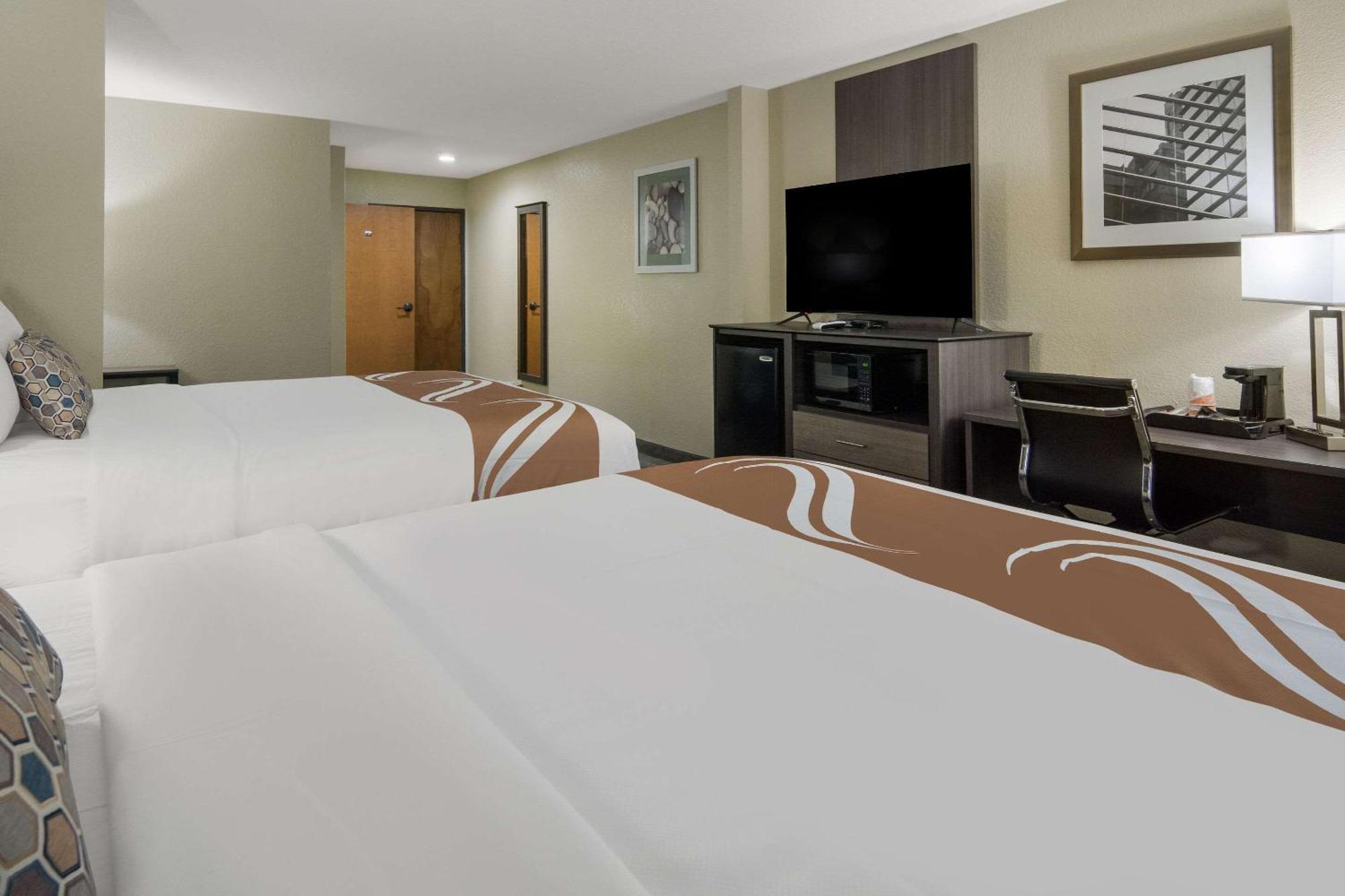 Quality Inn & Suites Roanoke - Fort Worth North Exterior photo
