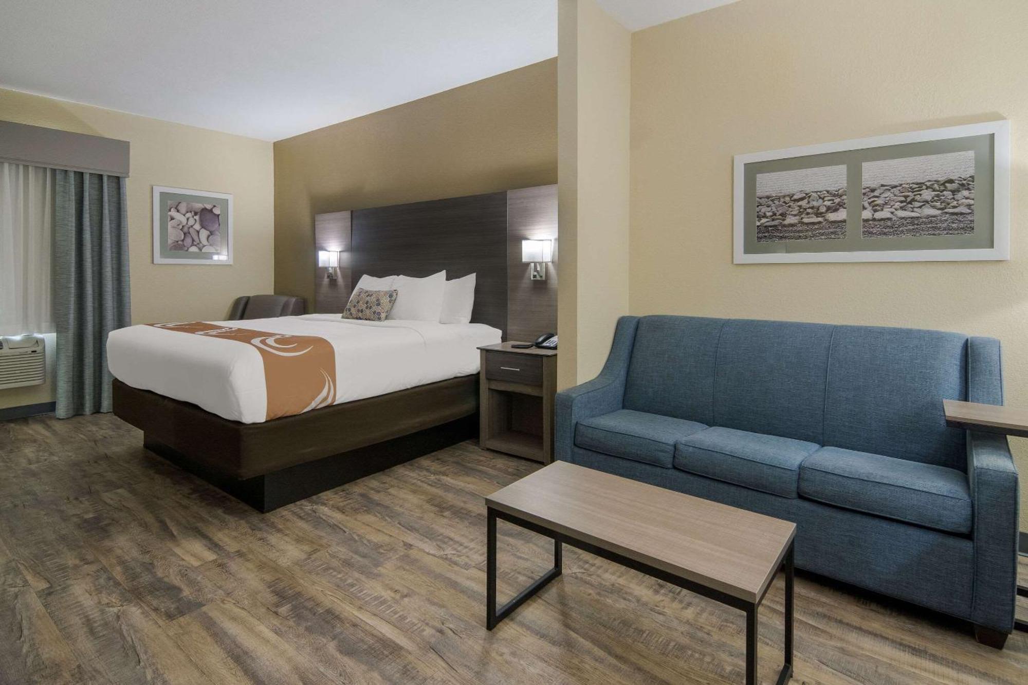 Quality Inn & Suites Roanoke - Fort Worth North Exterior photo